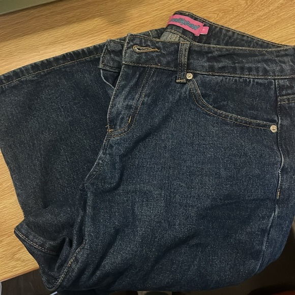 Edikted Raelynn Washed Low Rise Jeans - Picture 4 of 4